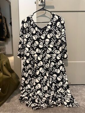 Betsey Johnson Black and White Skull Print Midi Dress